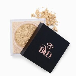 BE YOUR OWN DESIRE- Desire Matte Magic Loose Powder in TRANSLUCENT